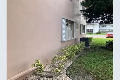 32 Salisbury B, West Palm Beach, FL 33417 - Photo 11