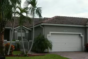 2401 E Aragon Blvd, Sunrise, FL 33313 - Photo 1