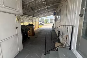 586 NE 47th St, Deerfield Beach, FL 33064 - Photo 25