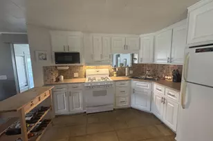 586 NE 47th St, Deerfield Beach, FL 33064 - Photo 11