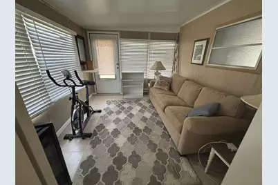 586 NE 47th Street, Deerfield Beach, FL 33064 - Photo 13