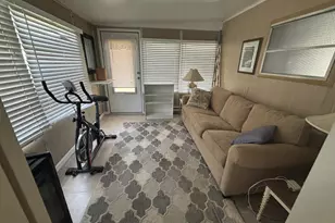 586 NE 47th St, Deerfield Beach, FL 33064 - Photo 13