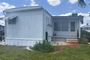586 NE 47th St, Deerfield Beach, FL 33064 - Photo 27