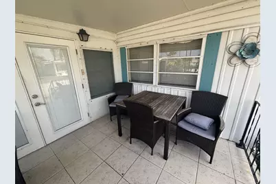 586 NE 47th Street, Deerfield Beach, FL 33064 - Photo 7