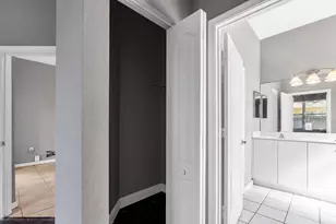 2302 NE 37th Rd, Homestead, FL 33033 - Photo 25