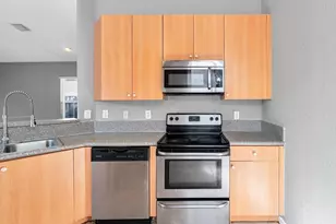2302 NE 37th Rd, Homestead, FL 33033 - Photo 17