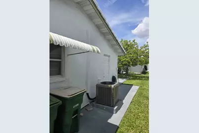 5805 NW 83rd Avenue, Tamarac, FL 33321 - Photo 5