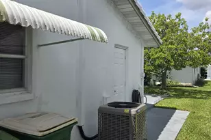 5805 NW 83rd Ave, Tamarac, FL 33321 - Photo 5
