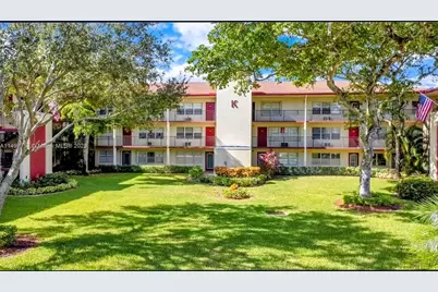 100 SW 132nd Way #109k, Pembroke Pines, FL 33027 - Photo 11