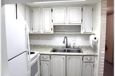 2929 SE Ocean Boulevard #B2, Stuart, FL 34996 - Photo 9