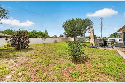 982 SW Kappa Avenue, Port Saint Lucie, FL 34953 - Photo 23