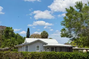 207 SE 4th St, Okeechobee, FL 34974 - Photo 1