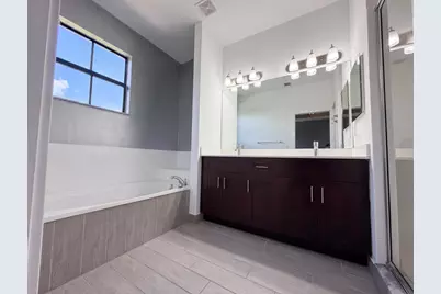 5213 NW 50th Terrace, Tamarac, FL 33319 - Photo 17