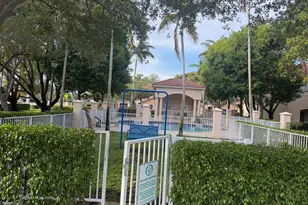 8839 S Isles Cir, Tamarac, FL 33321 - Photo 25