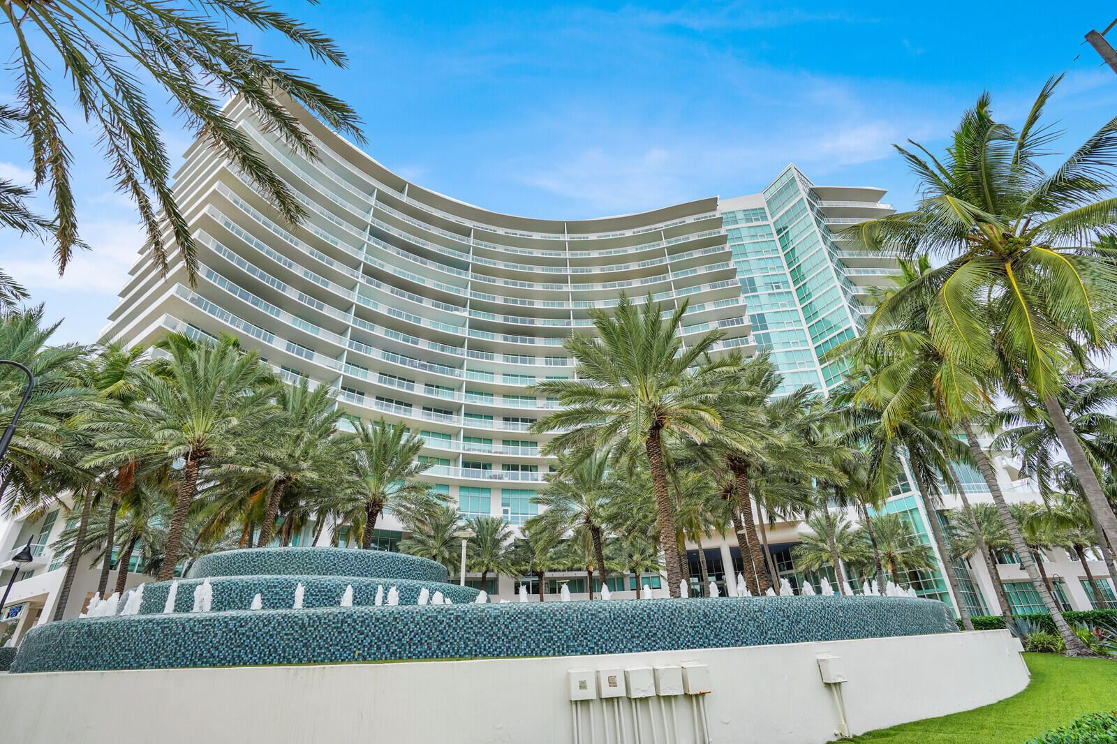 1 N Ocean Blvd #913 main architectural view