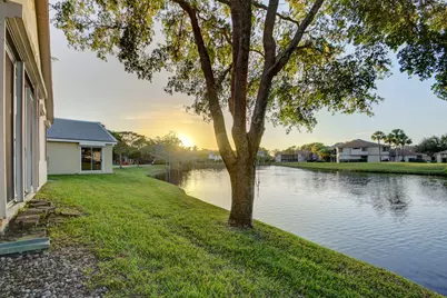 150 Harbor Lake Circle, Greenacres, FL 33413 - Photo 11