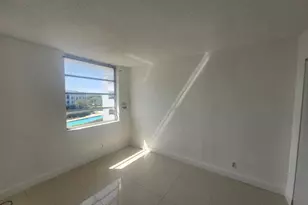 8600 N Sherman Circle N, Miramar, FL 33025 - Photo 15
