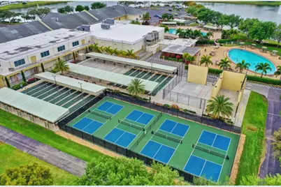 103 Oxford 400, West Palm Beach, FL 33417 - Photo 13