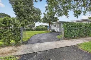 4219 W Park Rd, Hollywood, FL 33021 - Photo 35