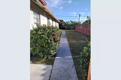 614 Holly Drive #1, Palm Beach Gardens, FL 33410 - Photo 3