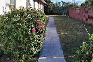 614 Holly Dr, Palm Beach Gardens, FL 33410 - Photo 3