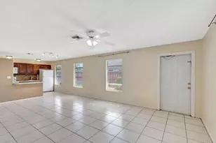 614 Holly Dr, Palm Beach Gardens, FL 33410 - Photo 5
