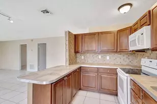 614 Holly Dr, Palm Beach Gardens, FL 33410 - Photo 9