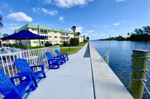 10 Colonial Club Dr, Boynton Beach, FL 33435 - Photo 27