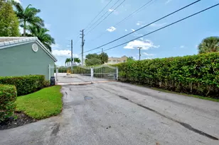 1741 NE 4th Ave, Fort Lauderdale, FL 33305 - Photo 43