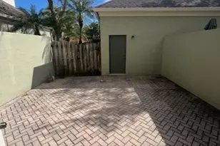 211 E Thatch Palm Cir, Jupiter, FL 33458 - Photo 19