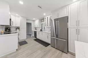 282 NE 27th Ct, Boca Raton, FL 33431 - Photo 3
