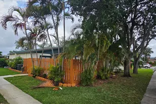 1016 Manor Dr, Palm Springs, FL 33461 - Photo 5