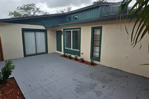 1016 Manor Dr, Palm Springs, FL 33461 - Photo 3