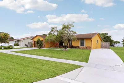 144 Bilbao Street, Royal Palm Beach, FL 33411 - Photo 3