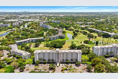 3510 Oaks Way #1002, Pompano Beach, FL 33069 - Photo 1