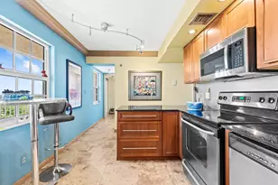 3510 Oaks Way, Pompano Beach, FL 33069 - Photo 5