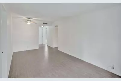 10193 N Military Trail #206, Palm Beach Gardens, FL 33410 - Photo 17