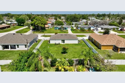 718 SW Curry Street, Port Saint Lucie, FL 34983 - Photo 7