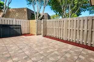 331 Lake Arbor Dr, Palm Springs, FL 33461 - Photo 7