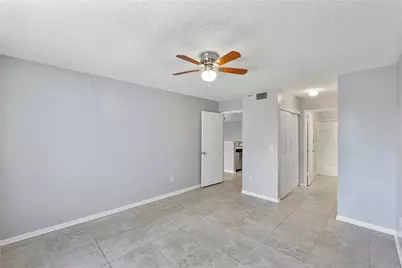 120 Yacht Club Way #305, Hypoluxo, FL 33462 - Photo 9