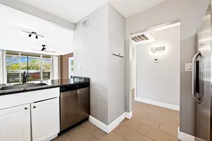 113 Royal Pk Dr, Oakland Park, FL 33309 - Photo 3