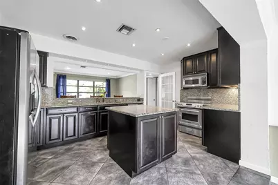 620 NW 37th Street, Oakland Park, FL 33309 - Photo 13