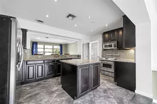 620 NW 37th St, Oakland Park, FL 33309 - Photo 13