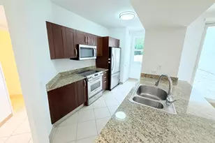 19900 E Country Club Dr, Aventura, FL 33180 - Photo 3