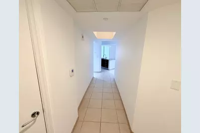19900 E Country Club Drive #210, Aventura, FL 33180 - Photo 9