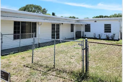 1096 8th Street, Okeechobee, FL 34974 - Photo 1