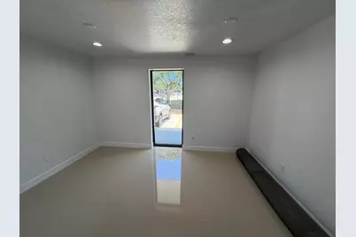 500 Commerce Way Way W #6-7, Jupiter, FL 33458 - Photo 3