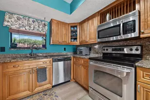 124 Sherwood Cir, Jupiter, FL 33458 - Photo 9