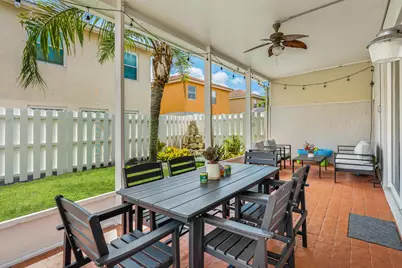 8102 Pelican Harbour Drive, Lake Worth, FL 33467 - Photo 19