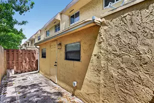 5646 Blueberry Ct, Lauderhill, FL 33313 - Photo 21